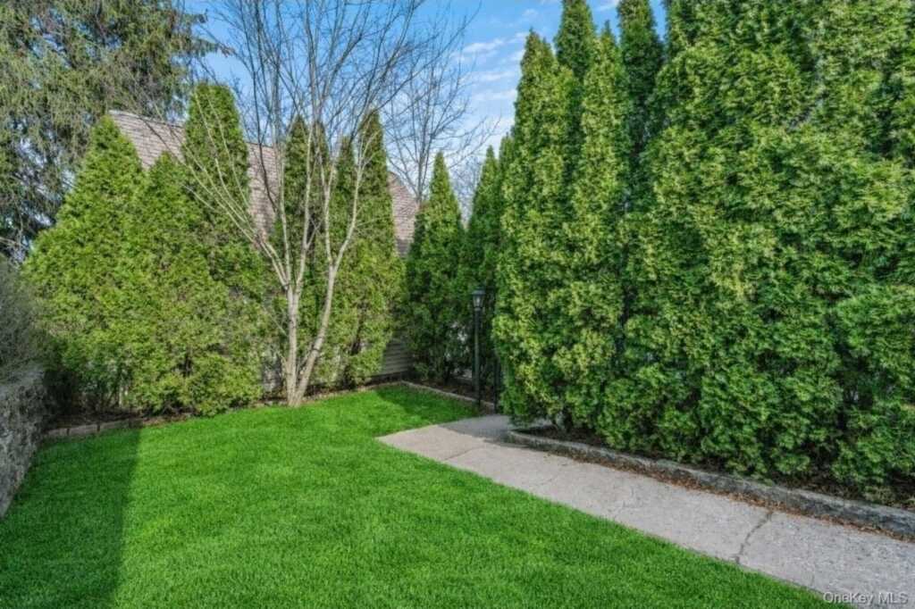 103 Petersville Road, New Rochelle, NY 10801 - Photo 24 of 27