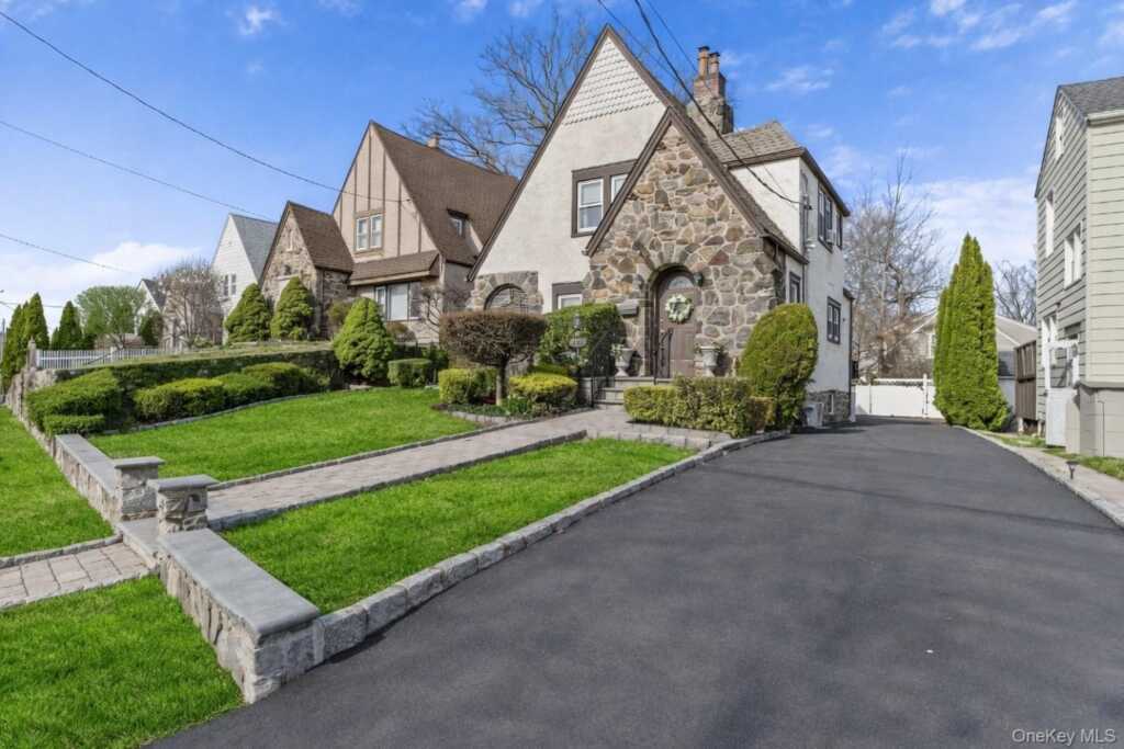 103 Petersville Road, New Rochelle, NY 10801 - Photo 26 of 27