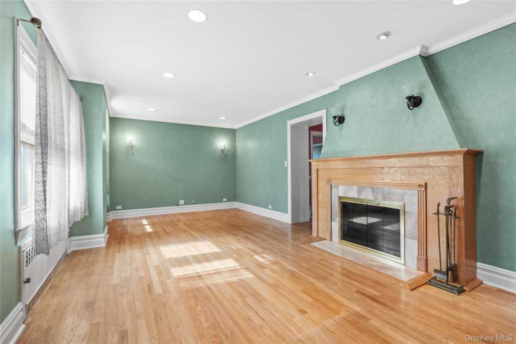 103 Petersville Road, New Rochelle, NY 10801 - Photo 3 of 27