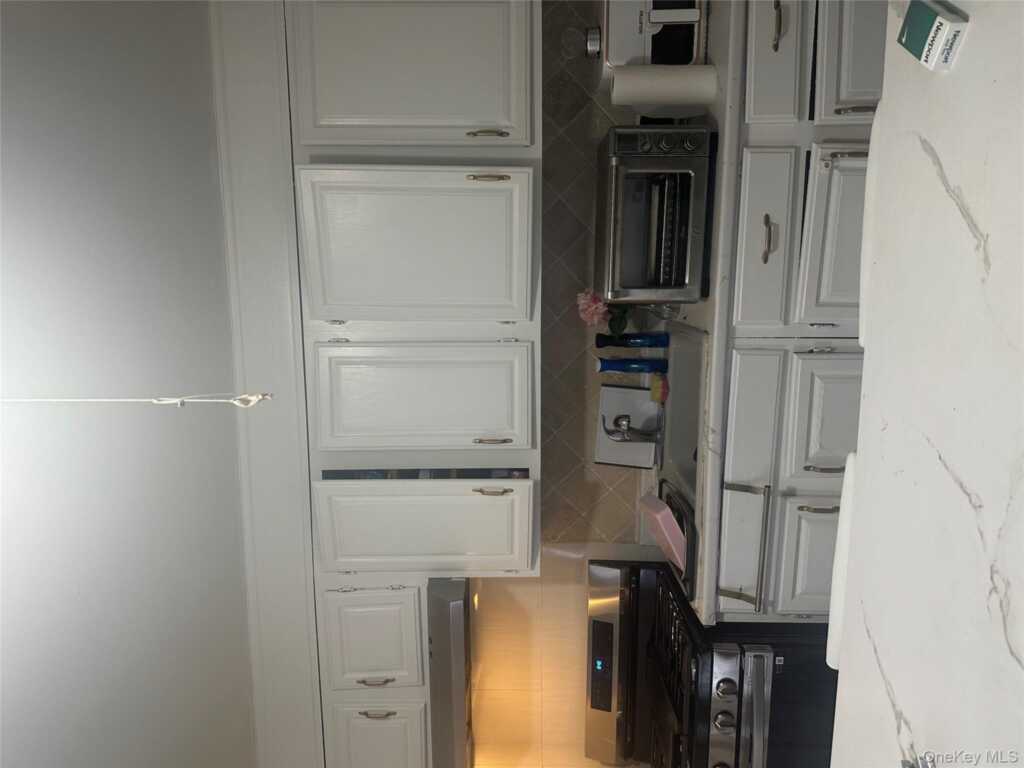 21 Drake Avenue, New Rochelle, NY 10805 - Photo 13 of 18