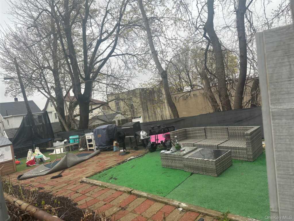 21 Drake Avenue, New Rochelle, NY 10805 - Photo 5 of 18