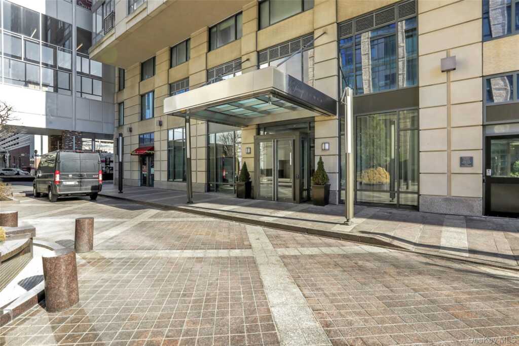 10 City Place, Unit #28F, White Plains, NY 10601