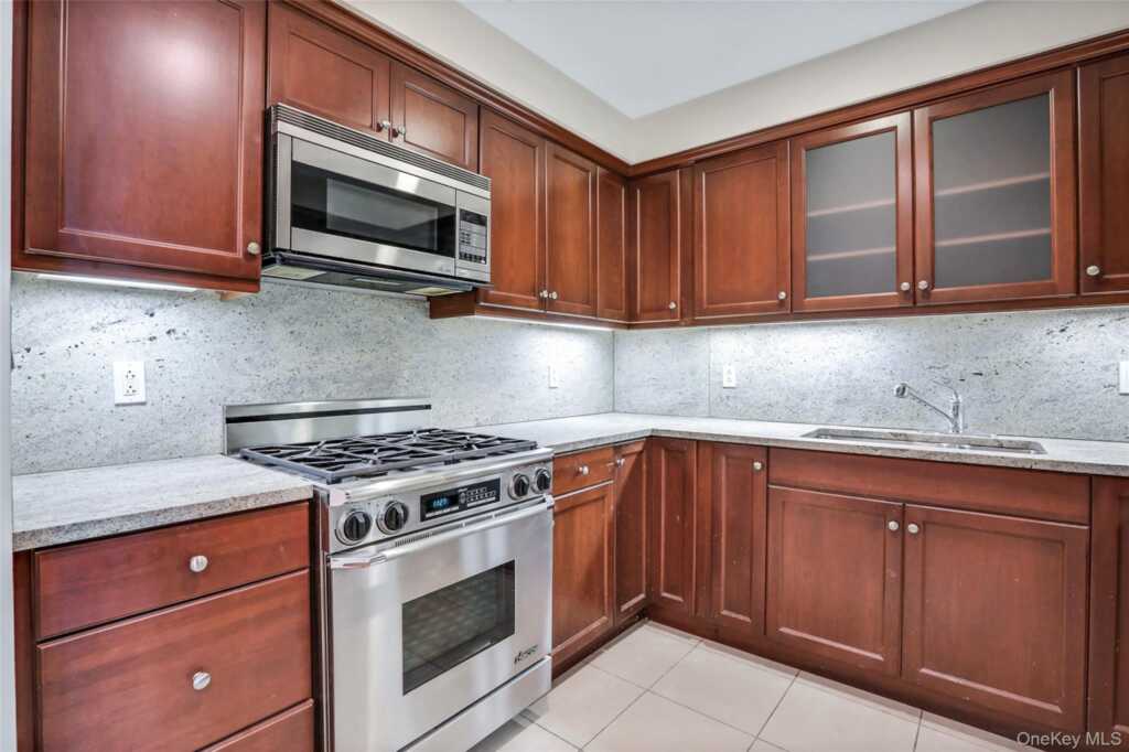 10 City Place, Unit #28F, White Plains, NY 10601 - Photo 5 of 23