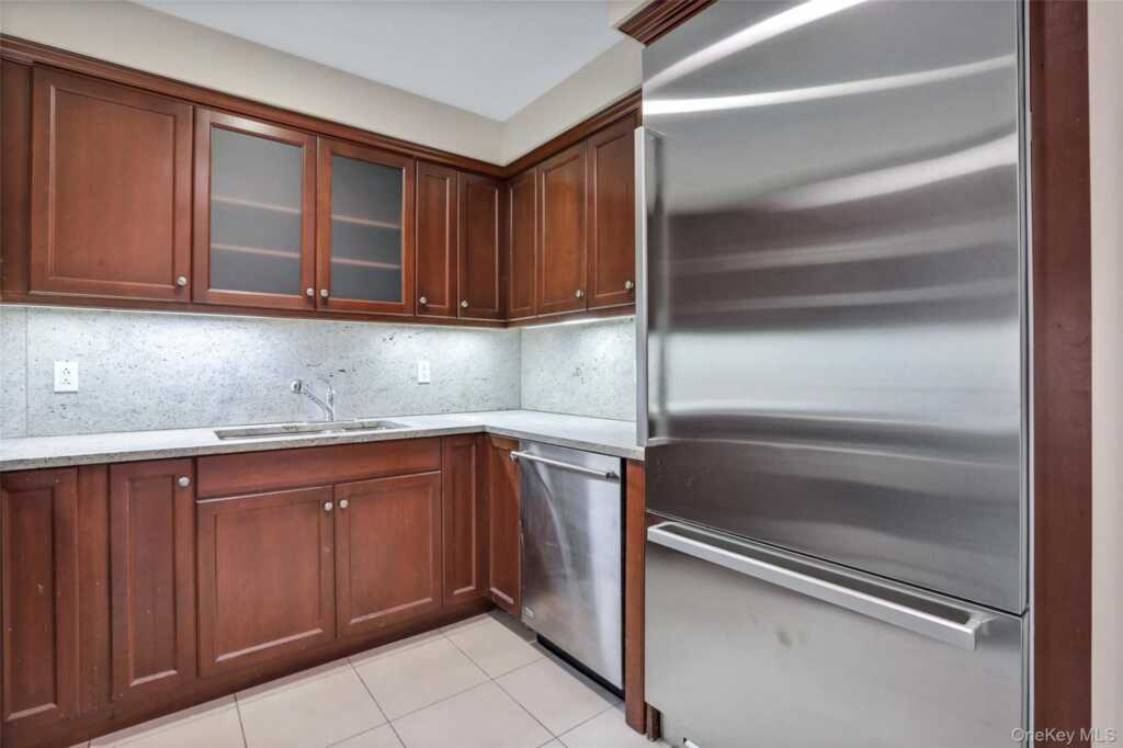 10 City Place, Unit #28F, White Plains, NY 10601 - Photo 6 of 23
