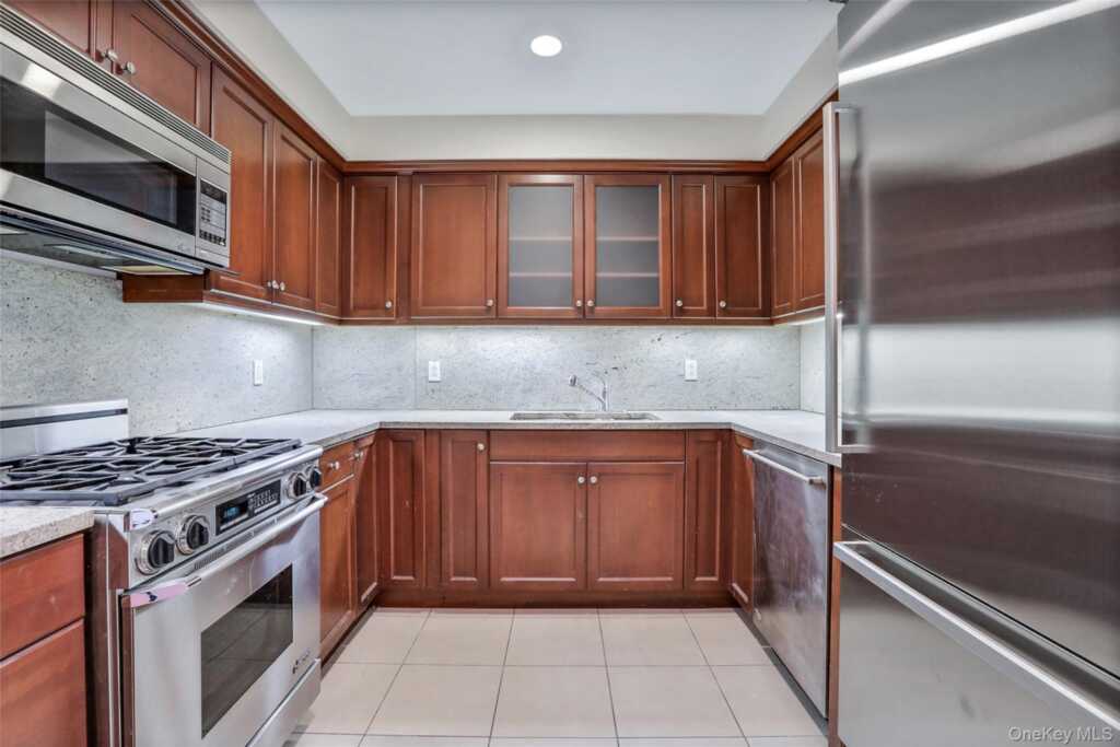 10 City Place, Unit #28F, White Plains, NY 10601 - Photo 9 of 23