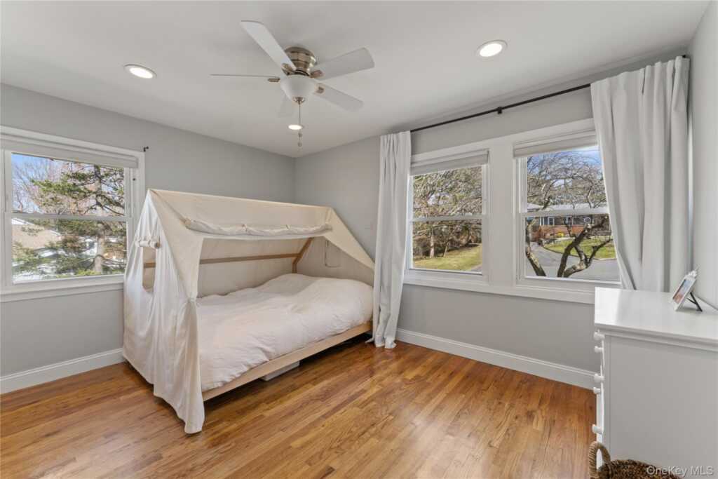 236 Robert Drive, New Rochelle, NY 10804 - Photo 12 of 27