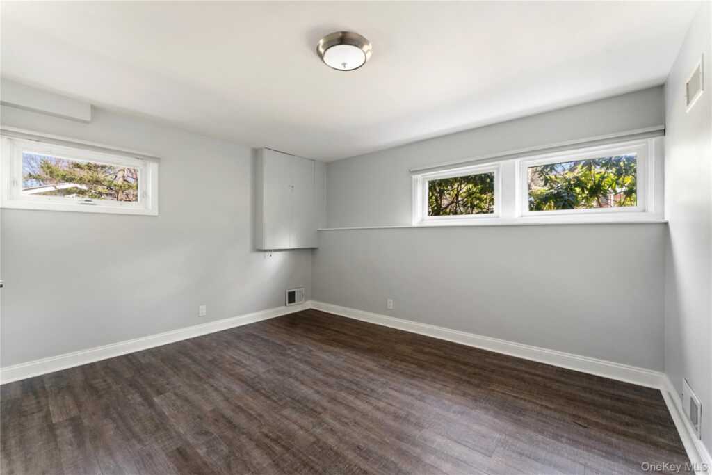 236 Robert Drive, New Rochelle, NY 10804 - Photo 18 of 27