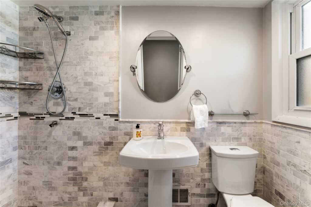 236 Robert Drive, New Rochelle, NY 10804 - Photo 19 of 27