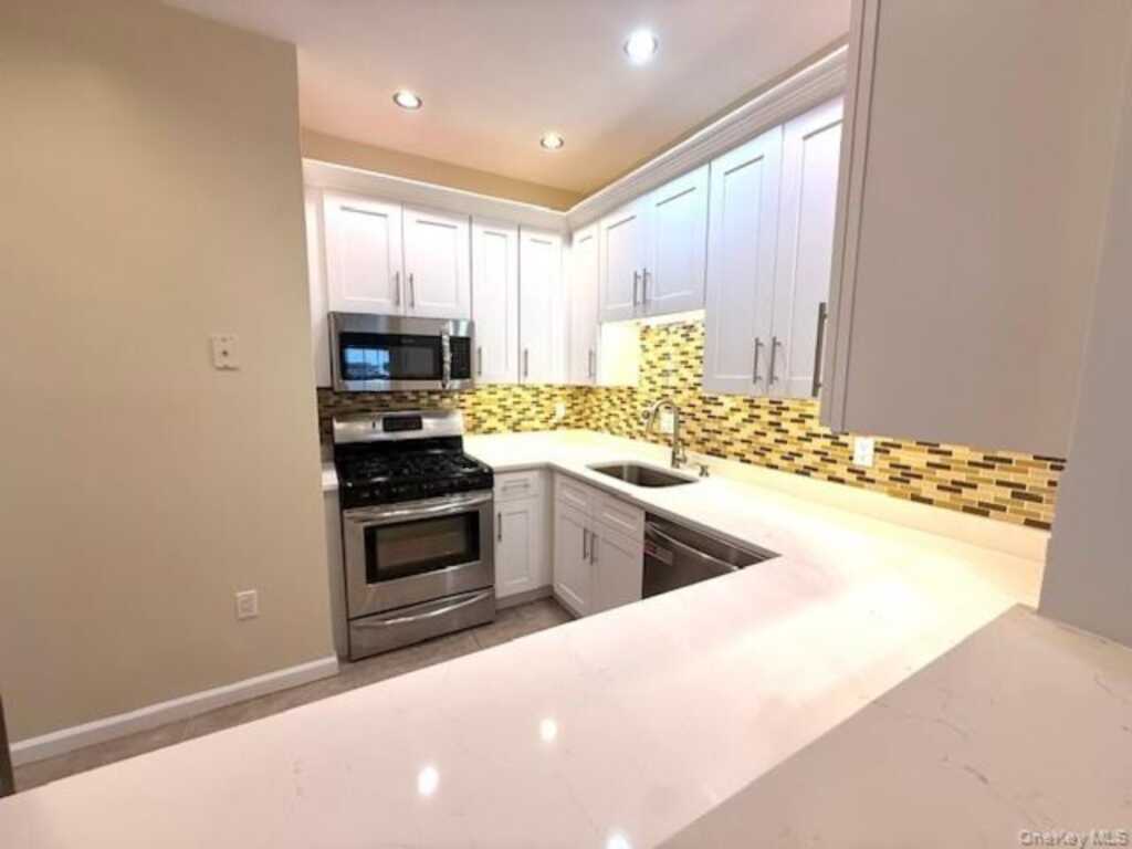 127 Pipetown Hill Road, Nanuet, NY 10954 - Photo 10 of 30