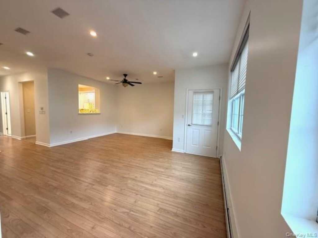 127 Pipetown Hill Road, Nanuet, NY 10954 - Photo 4 of 30