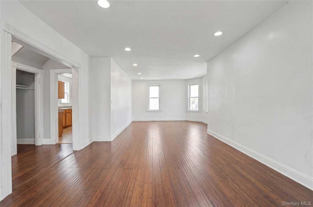 77 Robertson Avenue, White Plains, NY 10606 - Photo 13 of 46