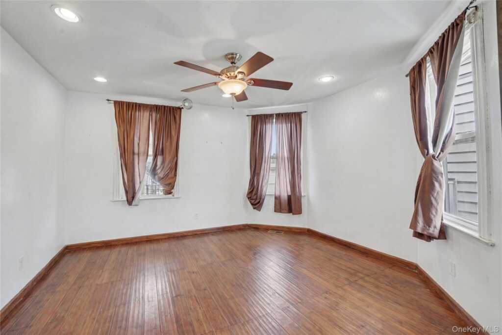 77 Robertson Avenue, White Plains, NY 10606 - Photo 14 of 46