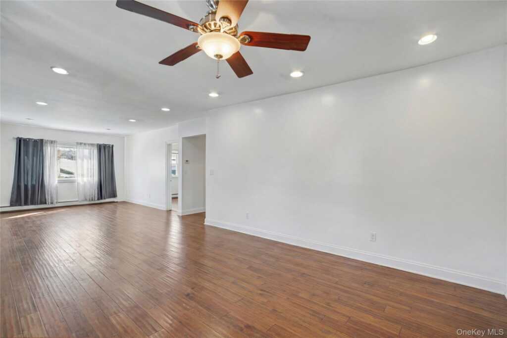 77 Robertson Avenue, White Plains, NY 10606 - Photo 15 of 46