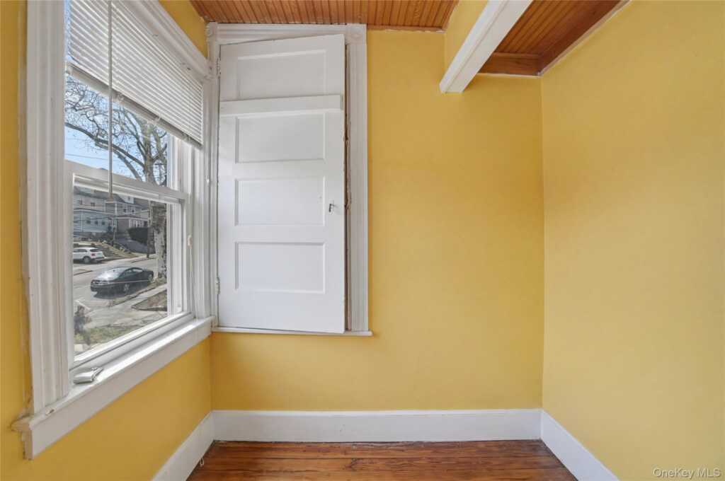 77 Robertson Avenue, White Plains, NY 10606 - Photo 19 of 46