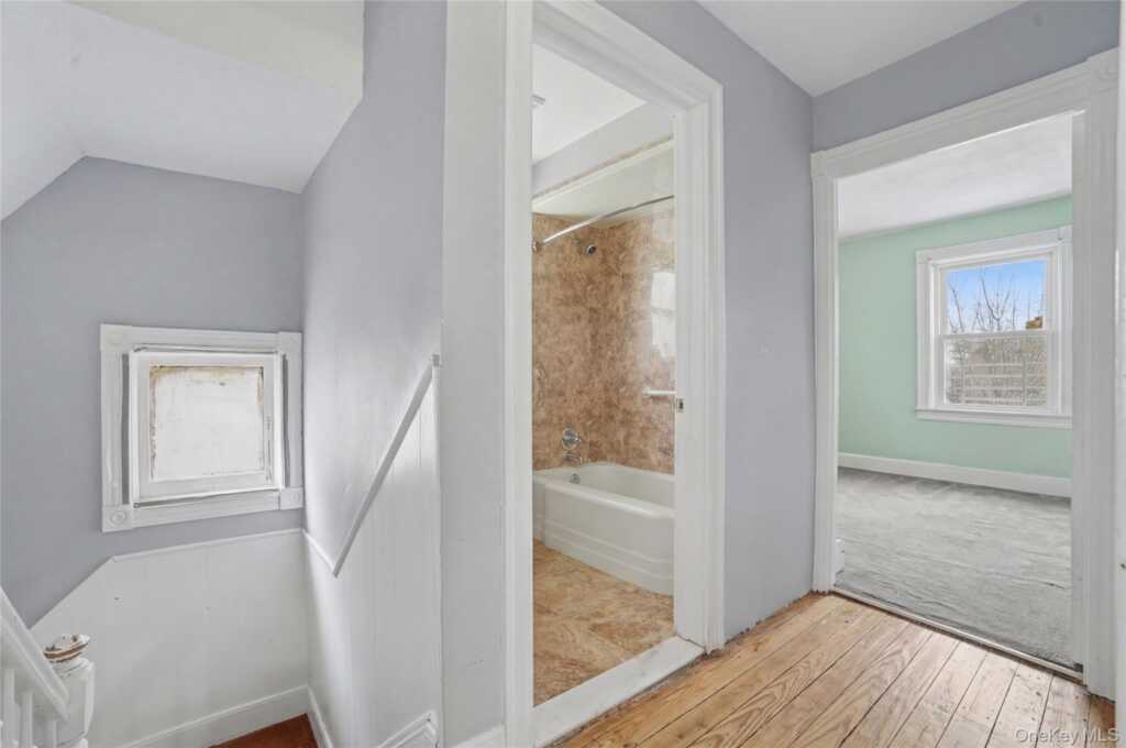 77 Robertson Avenue, White Plains, NY 10606 - Photo 20 of 46