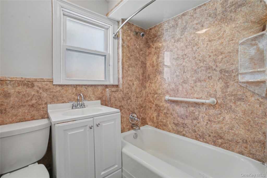 77 Robertson Avenue, White Plains, NY 10606 - Photo 21 of 46