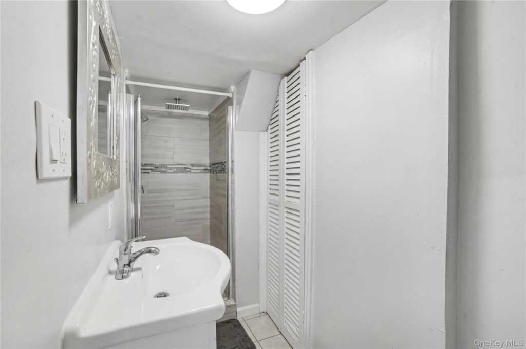 77 Robertson Avenue, White Plains, NY 10606 - Photo 33 of 46