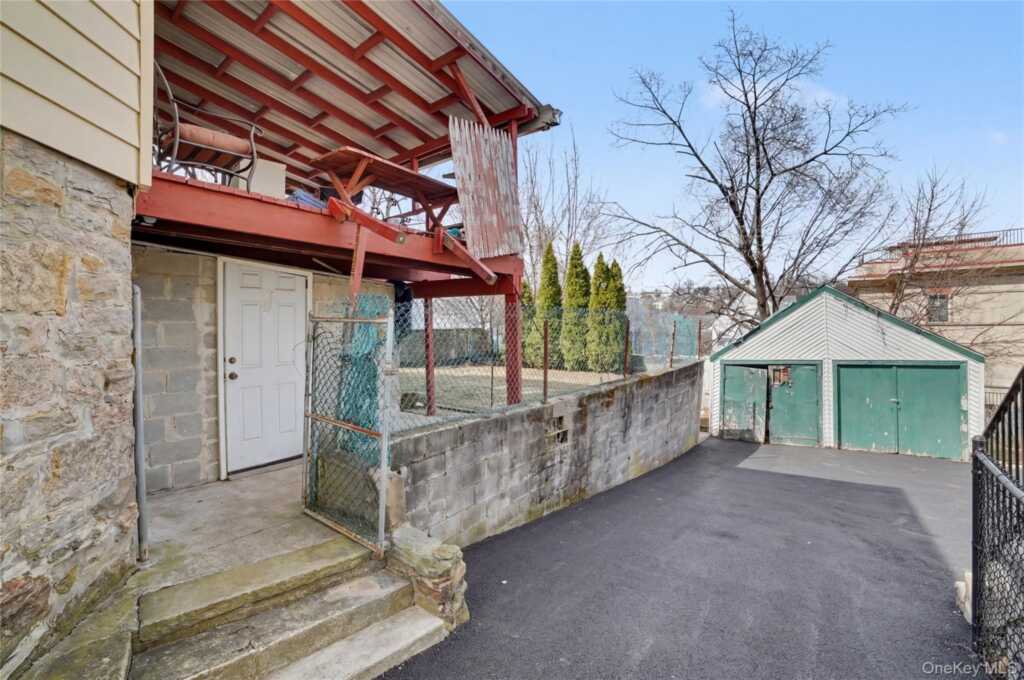 77 Robertson Avenue, White Plains, NY 10606 - Photo 36 of 46