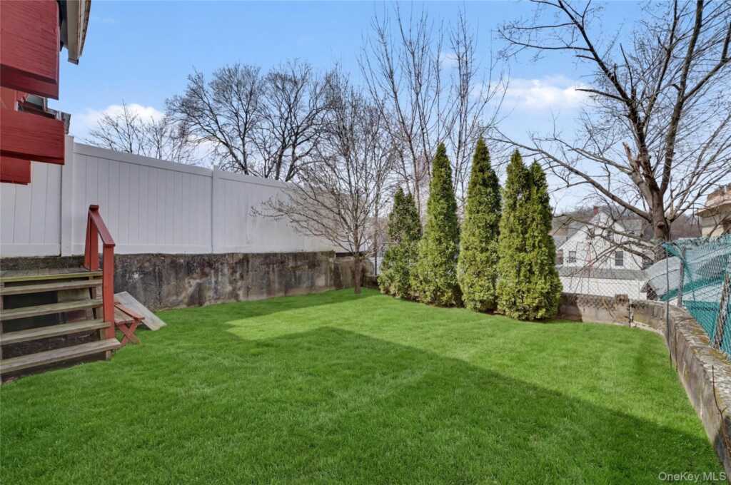 77 Robertson Avenue, White Plains, NY 10606 - Photo 38 of 46