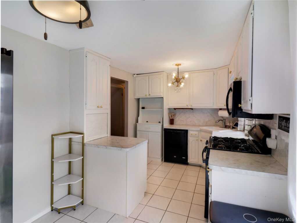 46 Deerfield Drive, New City, NY 10956 - Photo 14 of 39