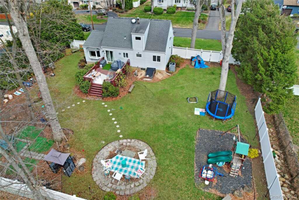 46 Deerfield Drive, New City, NY 10956 - Photo 4 of 39