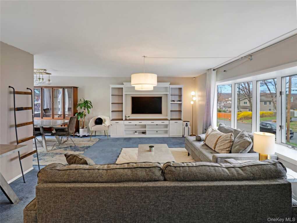 46 Deerfield Drive, New City, NY 10956 - Photo 5 of 39