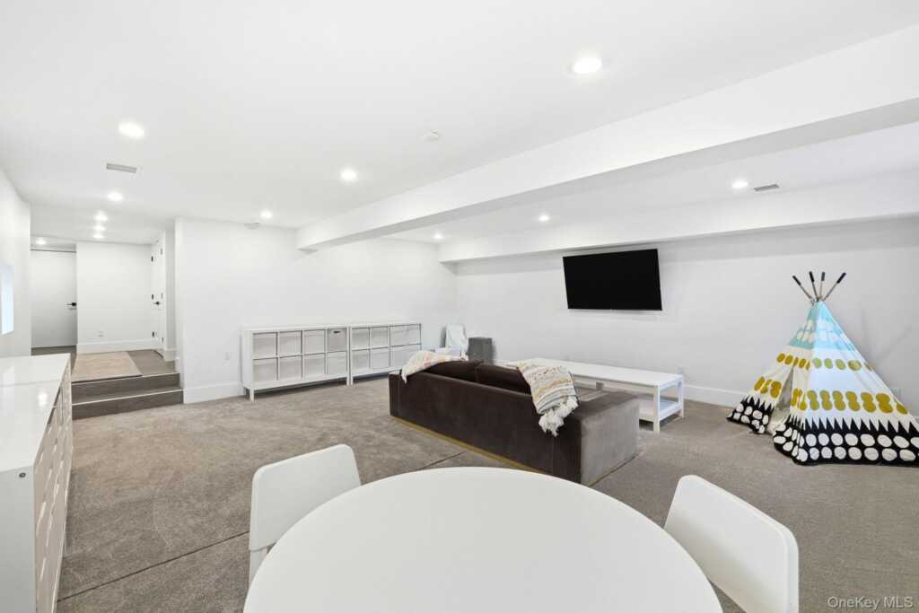 72 Valley Terrace, Rye, NY 10573 - Photo 25 of 32