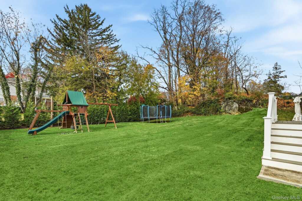 72 Valley Terrace, Rye, NY 10573 - Photo 3 of 32