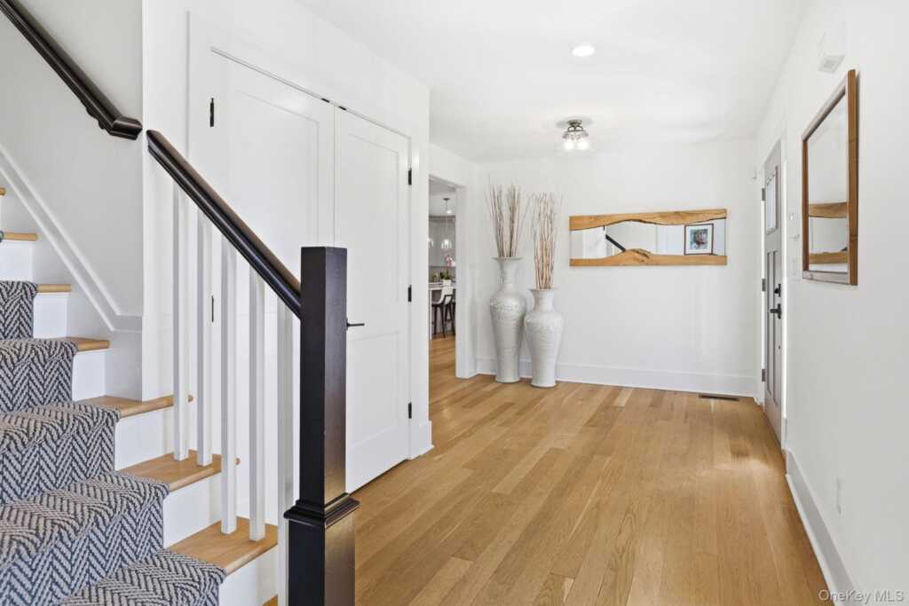 72 Valley Terrace, Rye, NY 10573 - Photo 4 of 32