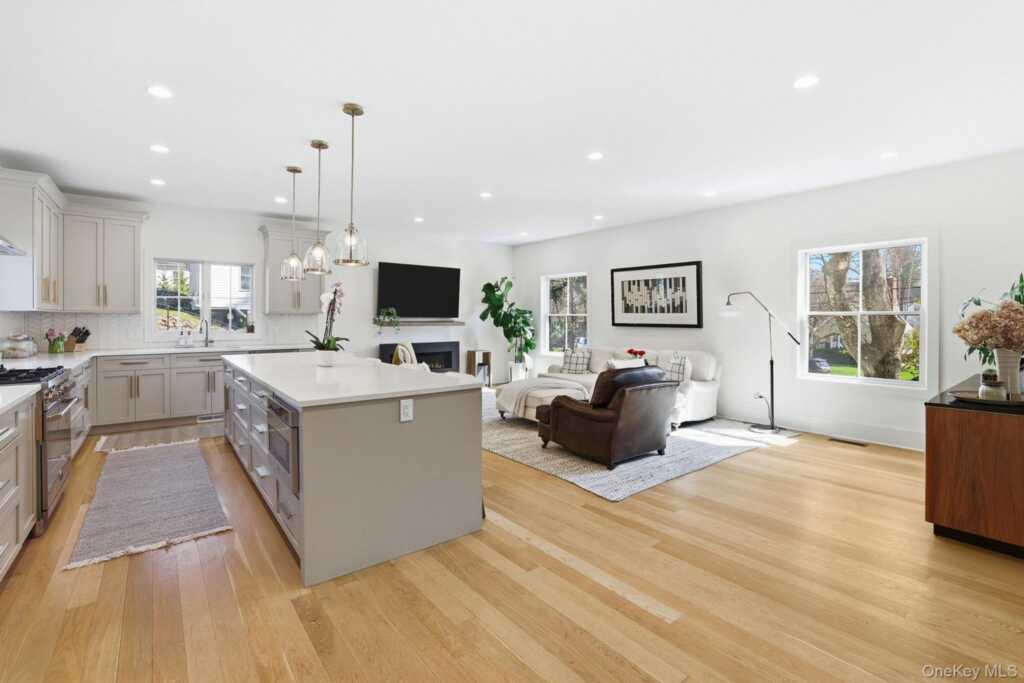 72 Valley Terrace, Rye, NY 10573 - Photo 7 of 32