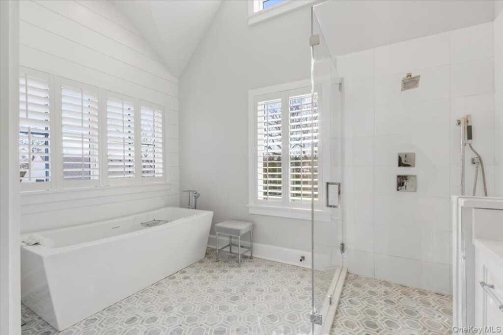 100 Dearborn Avenue, Rye, NY 10580 - Photo 20 of 49