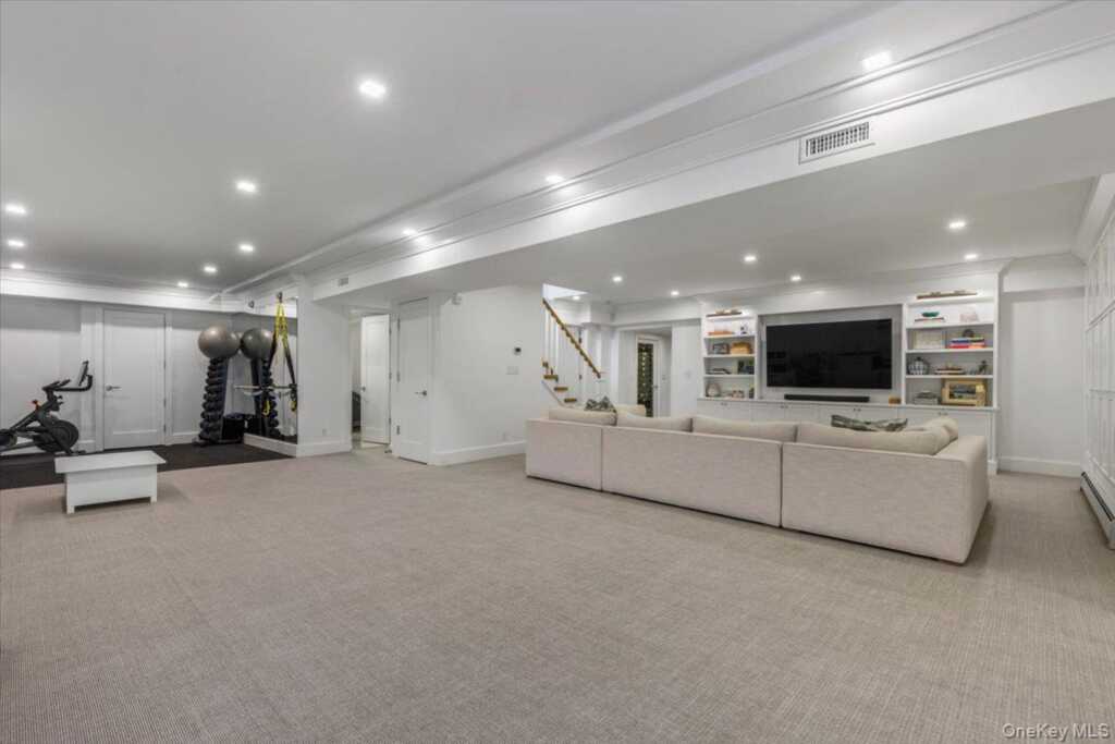 100 Dearborn Avenue, Rye, NY 10580 - Photo 32 of 49