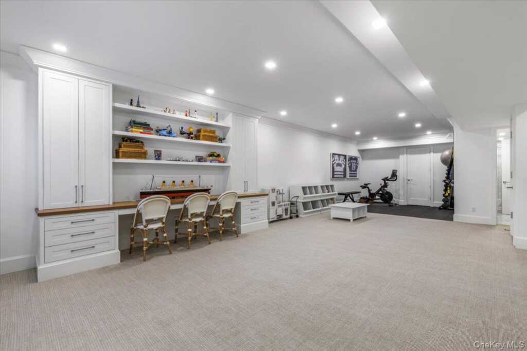 100 Dearborn Avenue, Rye, NY 10580 - Photo 33 of 49