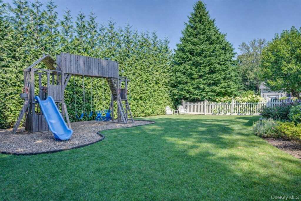 100 Dearborn Avenue, Rye, NY 10580 - Photo 40 of 49