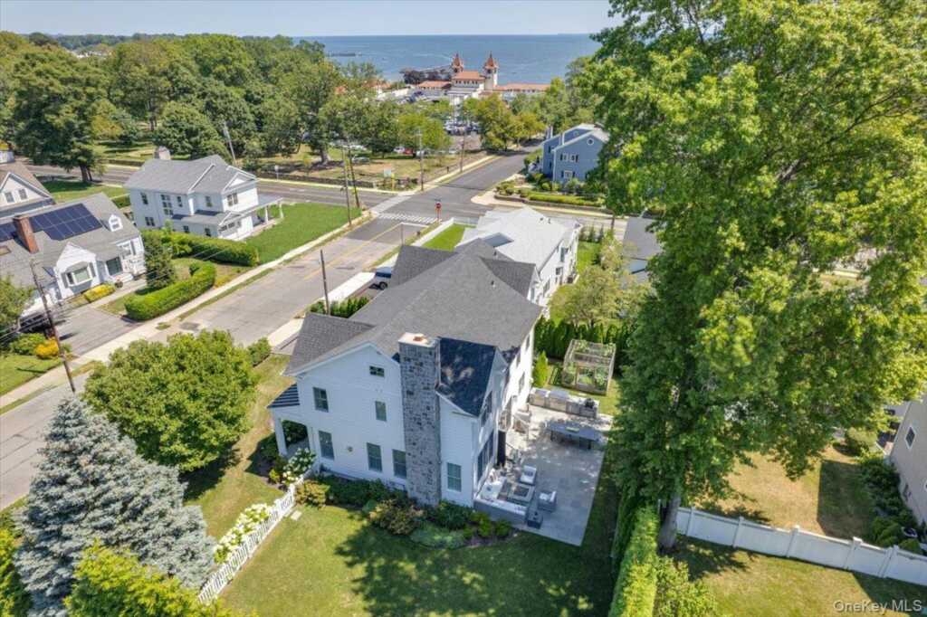 100 Dearborn Avenue, Rye, NY 10580 - Photo 44 of 49