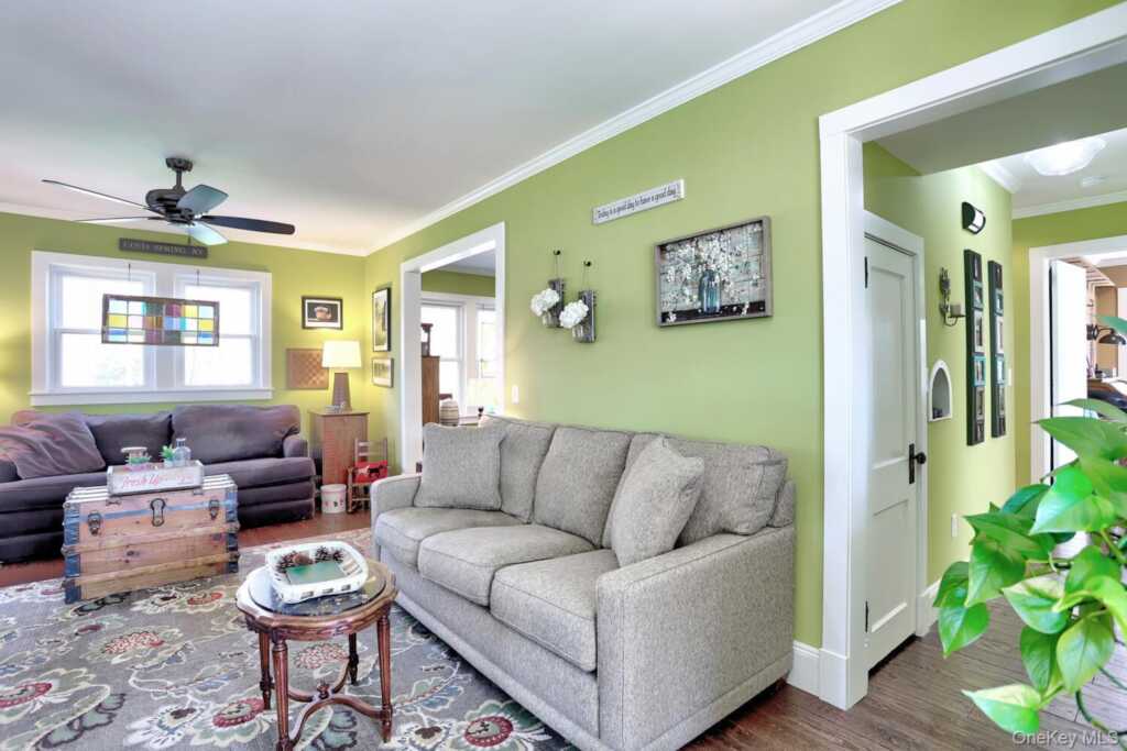 385 Kings Highway, Valley Cottage, NY 10989 - Photo 11 of 50