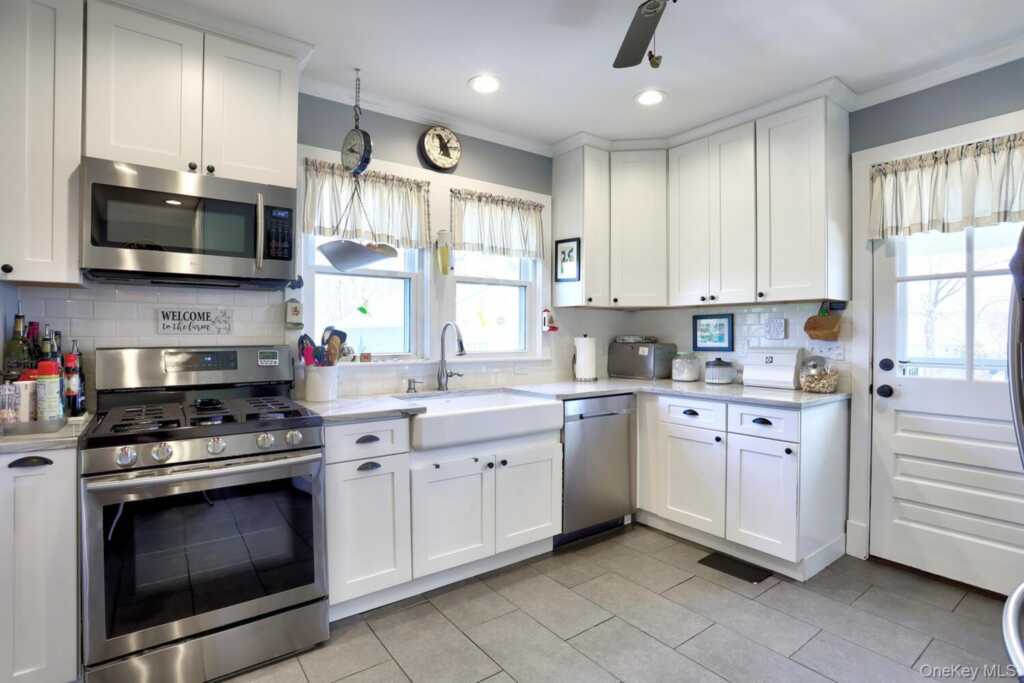 385 Kings Highway, Valley Cottage, NY 10989 - Photo 14 of 50