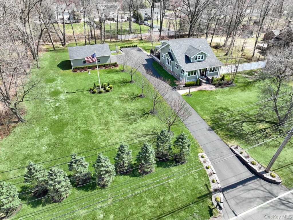 385 Kings Highway, Valley Cottage, NY 10989 - Photo 2 of 50