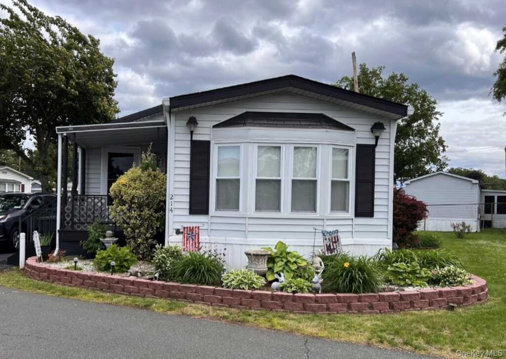 214 West Mountainview MHP, Stony Point, NY 10980