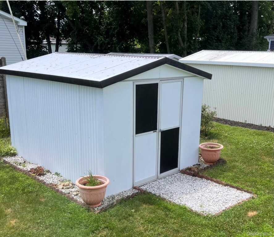 214 West Mountainview MHP, Stony Point, NY 10980 - Photo 11 of 18