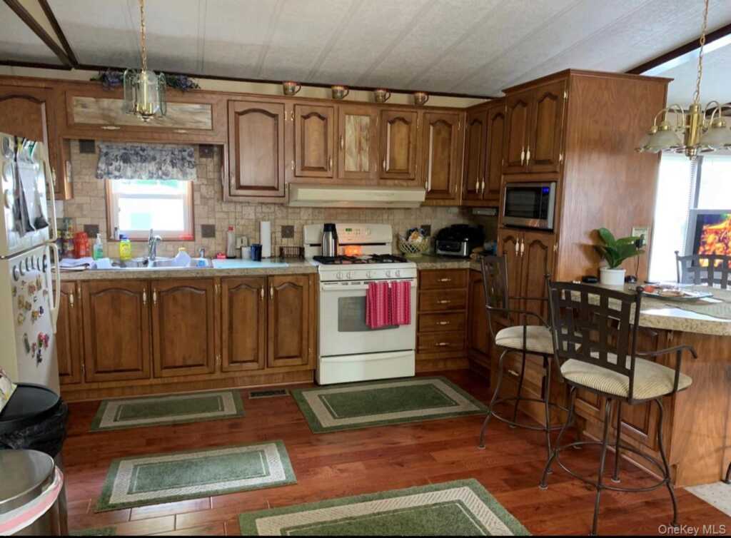 214 West Mountainview MHP, Stony Point, NY 10980 - Photo 15 of 18