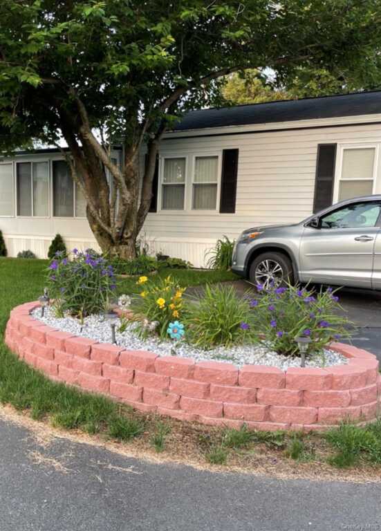 214 West Mountainview MHP, Stony Point, NY 10980 - Photo 4 of 18