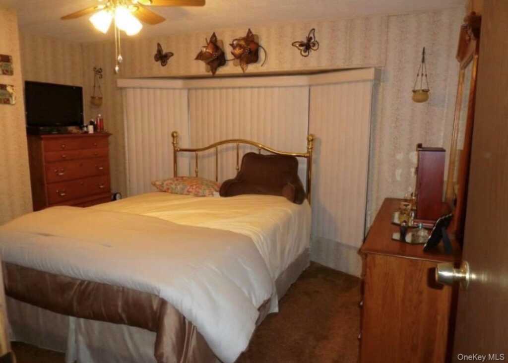 214 West Mountainview MHP, Stony Point, NY 10980 - Photo 5 of 18