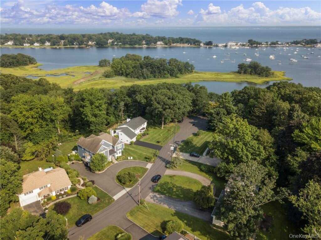 5 Trails End, Rye, NY 10580 - Photo 3 of 37