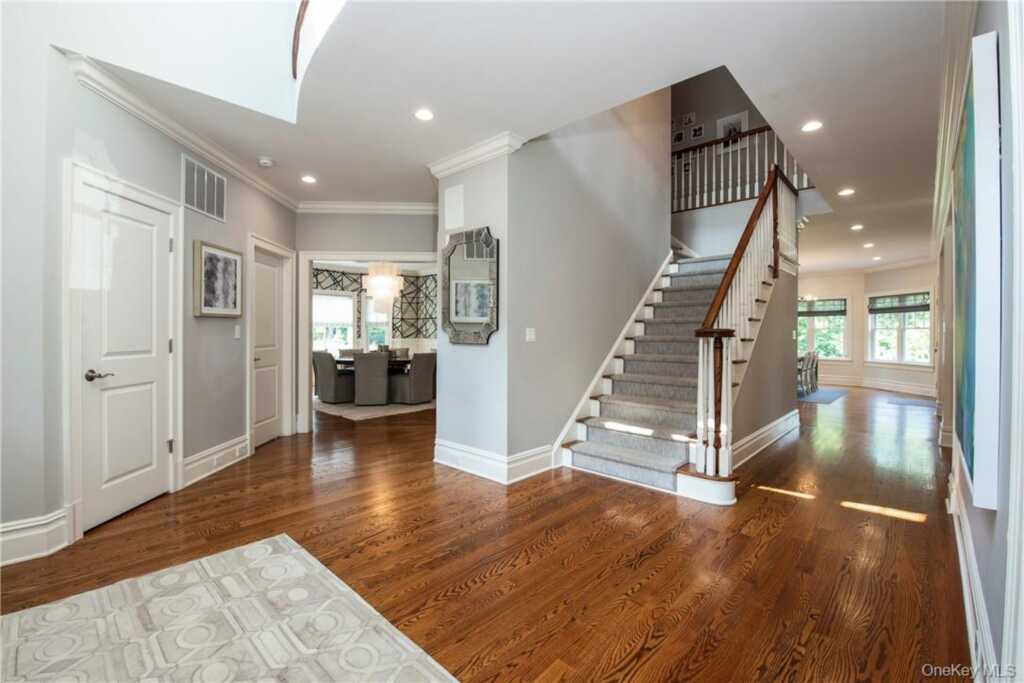 5 Trails End, Rye, NY 10580 - Photo 4 of 37