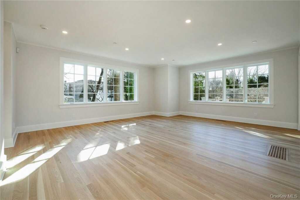 40 Mendota Avenue, Rye, NY 10580 - Photo 11 of 31