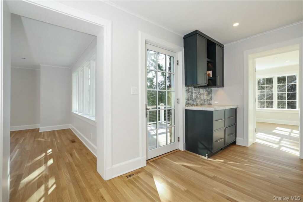 40 Mendota Avenue, Rye, NY 10580 - Photo 12 of 31