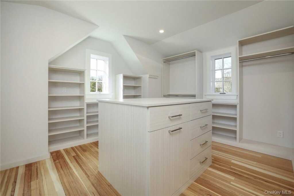 40 Mendota Avenue, Rye, NY 10580 - Photo 22 of 31