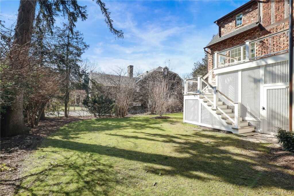 40 Mendota Avenue, Rye, NY 10580 - Photo 27 of 31