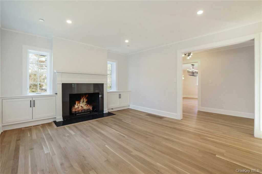 40 Mendota Avenue, Rye, NY 10580 - Photo 3 of 31